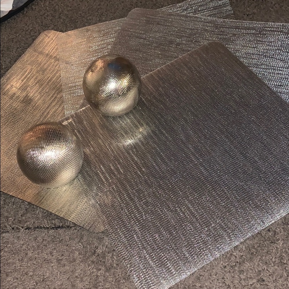 Table Decor - Picture 4 of 4